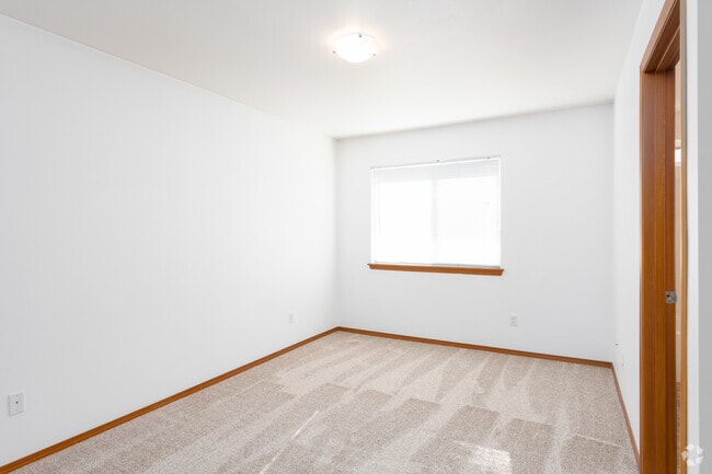 2BD, 2.5BA - 1,300SF