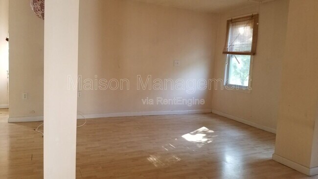 Photo - 486 S Goodman St