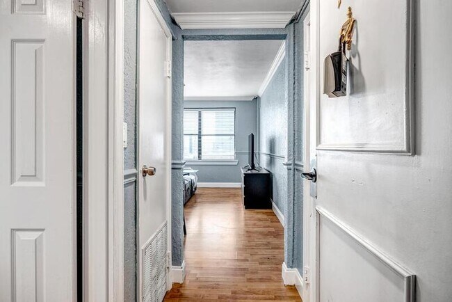 Photo - 311 W Ashley St