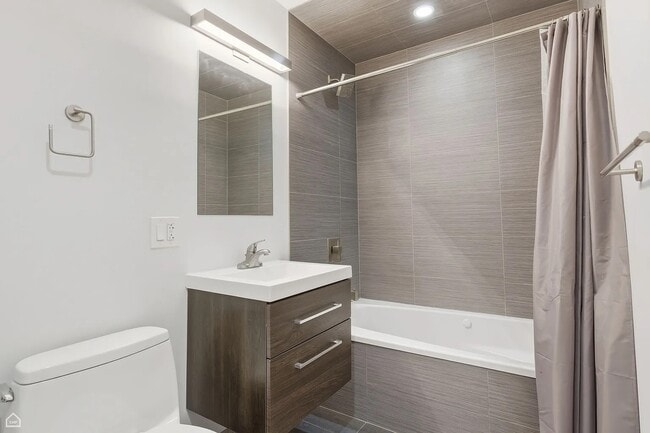 Photo - 2034 W Grand Ave Unit 1