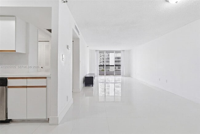 Photo - 19195 Mystic Pointe Dr Unit 604