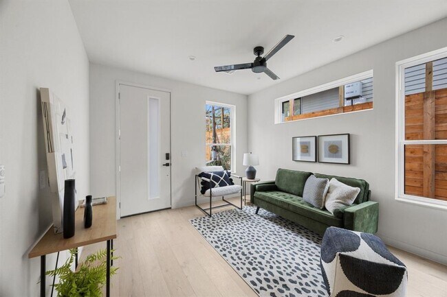 Photo - 1709 Maple Ave Unit 2B