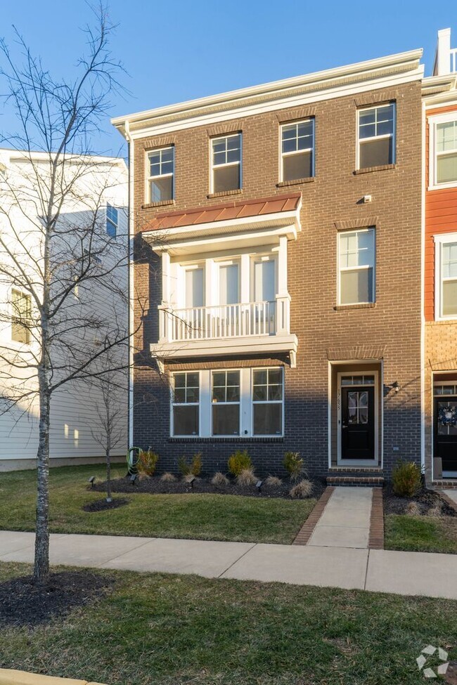 Building Photo - Beautiful Potomac Shores Townhome