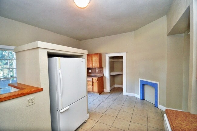 Photo - 642 W 3rd St Unit 642A