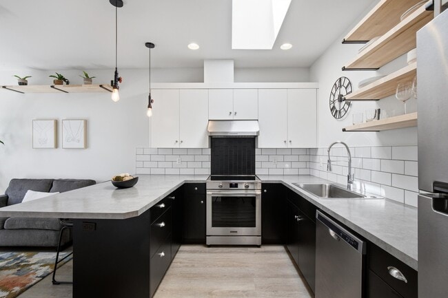 Photo - 1027 NW Albany Ave