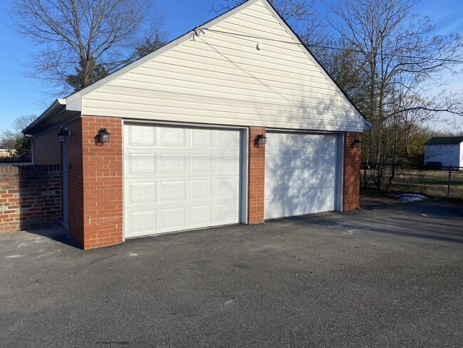 Photo - 3511 Broad Rock Blvd