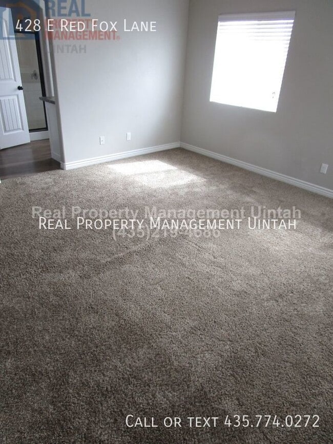 Photo - 428 E Red Fox Ln
