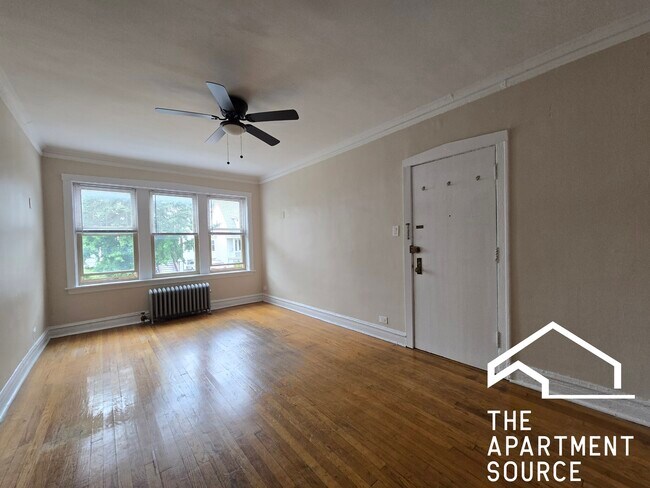 Building Photo - 4107 N Sacramento Ave Unit 1 Rental