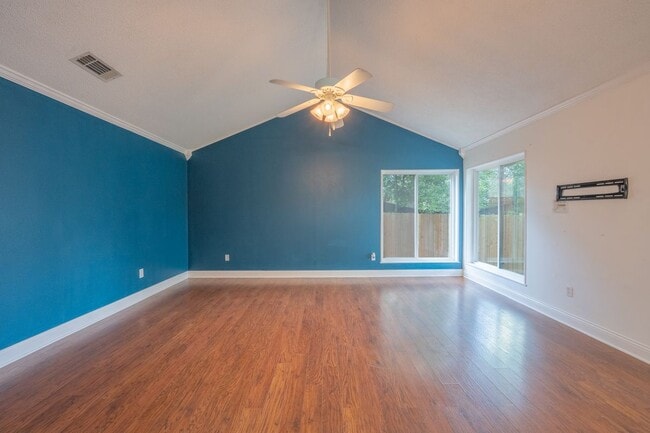 Photo - 501 Calhoun Dr