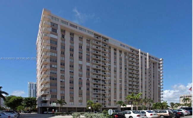 Building Photo - 1833 S Ocean Dr Unit 1707