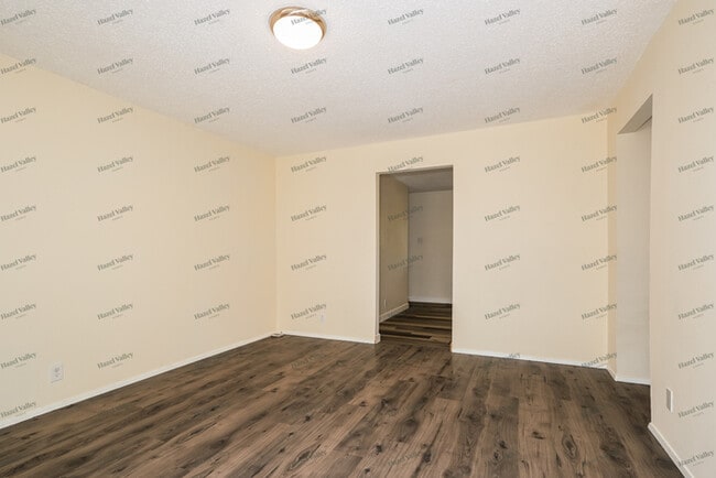 Photo - 1955 Hungerford Dr