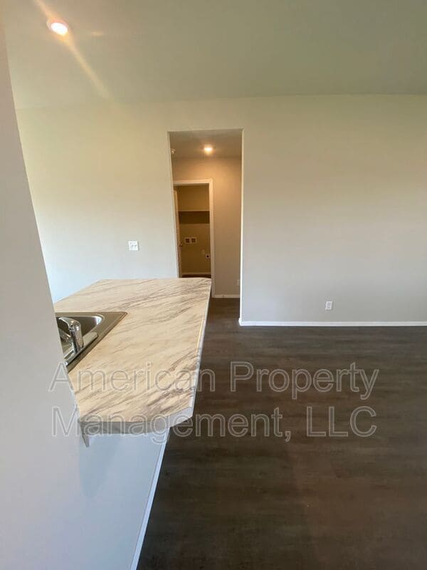 Photo - 1107 W Abilene Rd