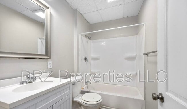 Photo - 841 Oakland Ave SW Unit Lower