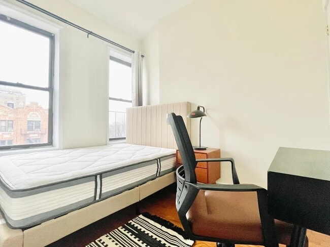 Furnished room/NOT APARTMENT