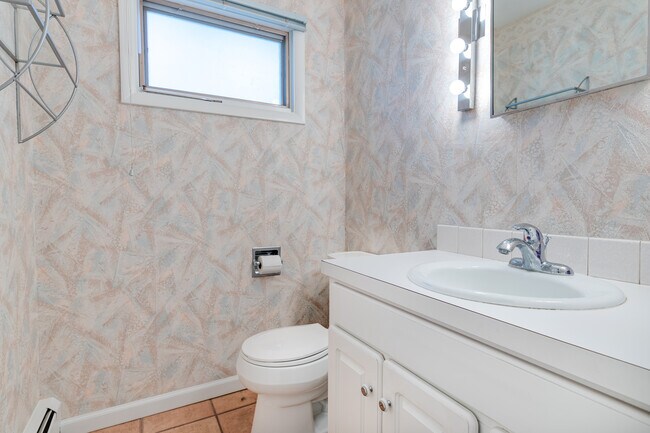 Photo - 565 Jack Pine Ct