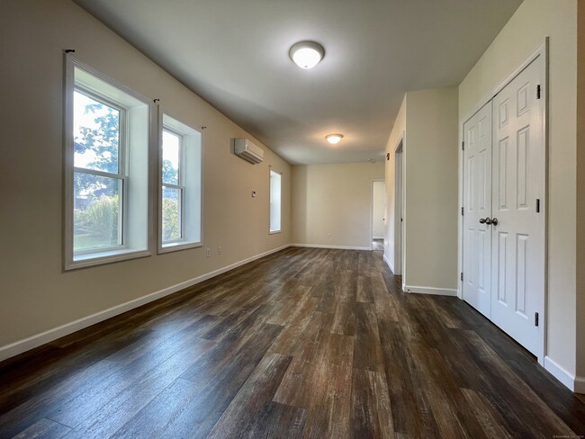 Photo - 14 Dwight St Unidad 1B