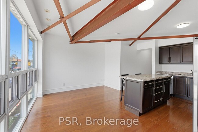 Photo - 2541 Yonge St Unit #1