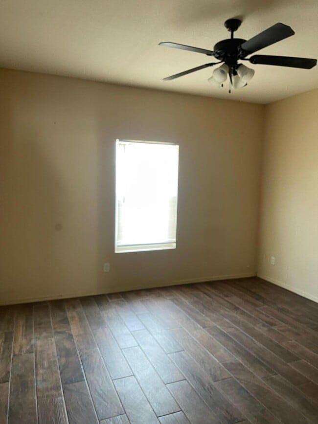 Photo - 8944 Herbert St