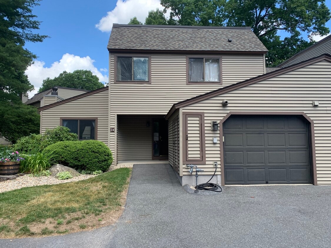 Photo - 24 Sycamore Ln (Avon, CT)
