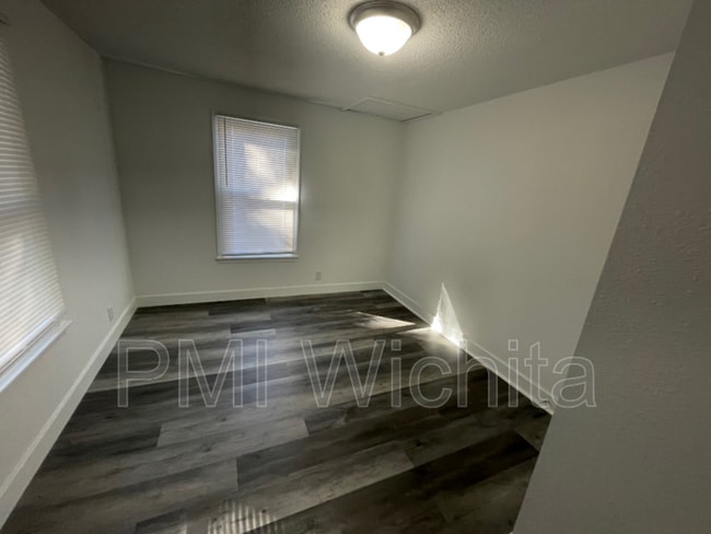 Photo - 208 N Ash St