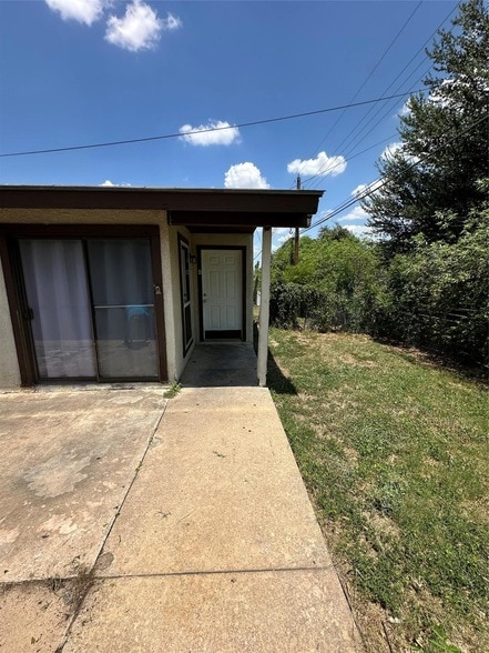 Building Photo - 3003 Parker Ln Unit D