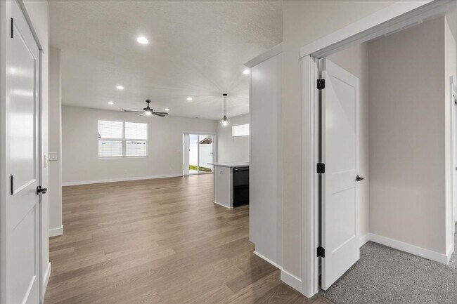 Photo - Charming 3 bedroom, 2 bath home