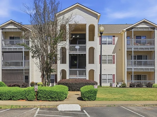 Building Photo - 131 Wexford Dr Unit 300-3