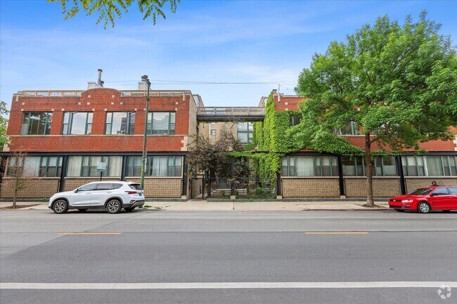 Building Photo - 2943 N Lincoln Ave Rental