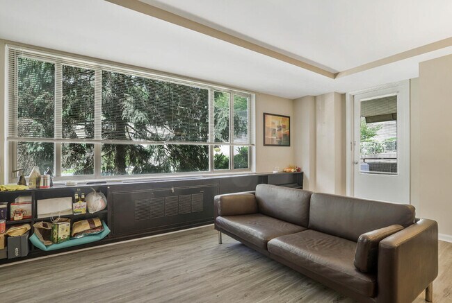 Photo - 1121 Arlington Blvd Unit 230