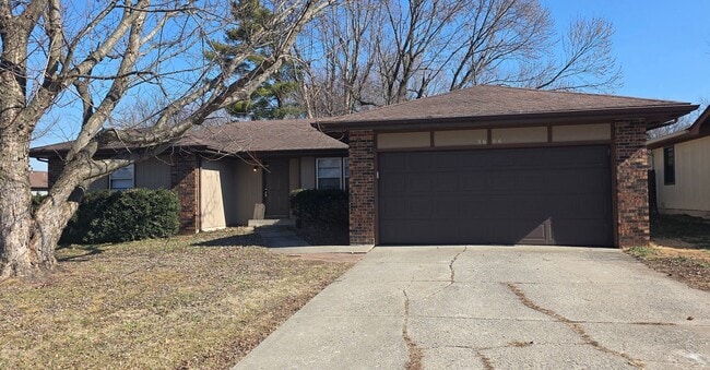 Building Photo - 4 Bedroom home in Southwest Springfield for $1595!