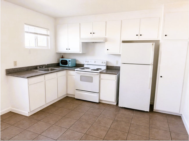 Building Photo - 151 Catron Dr Unit D
