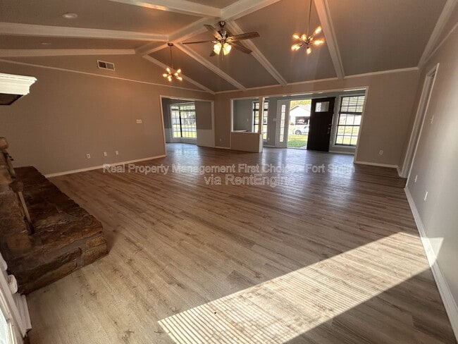 Photo - 8801 Meandering Way