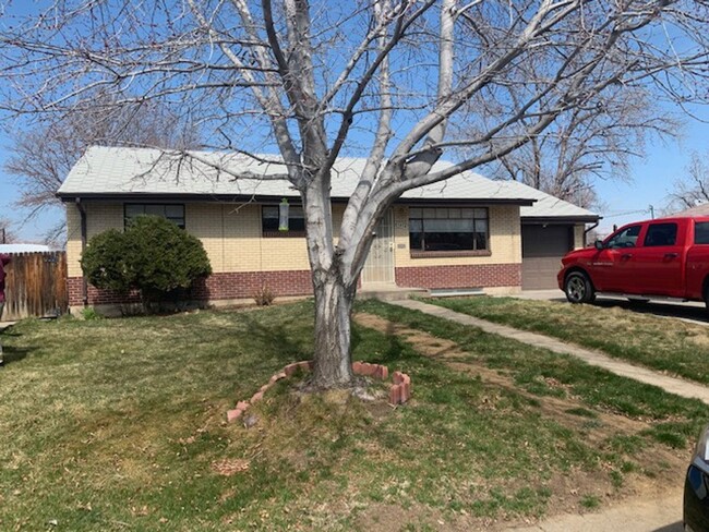 Building Photo - ** Move in Special** 3 bed 2 bath Ranch w/... Rental