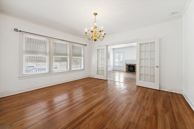 Photo - 703 E Main St