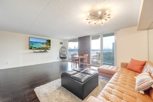 Photo - 1055 River Rd Unit 814