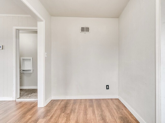 Photo - 7402 SE 15th St