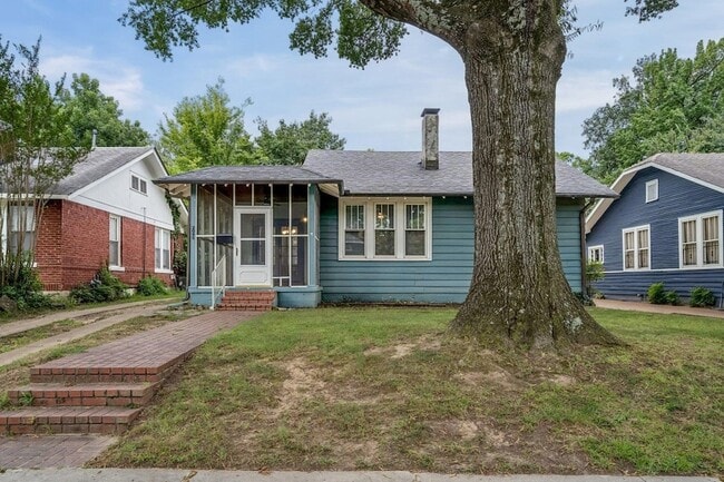 Photo - 2095 Washington Ave