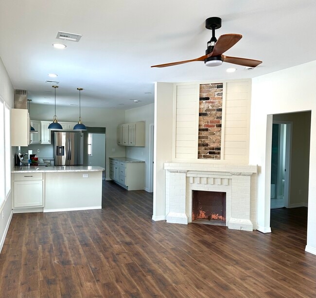 Photo - 102 Meadowlark Ave