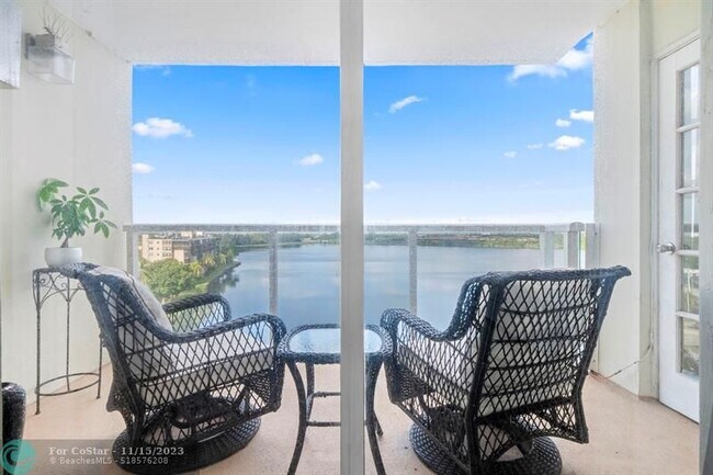 Photo - 1301 NE Miami Gardens Dr Unidad 922W