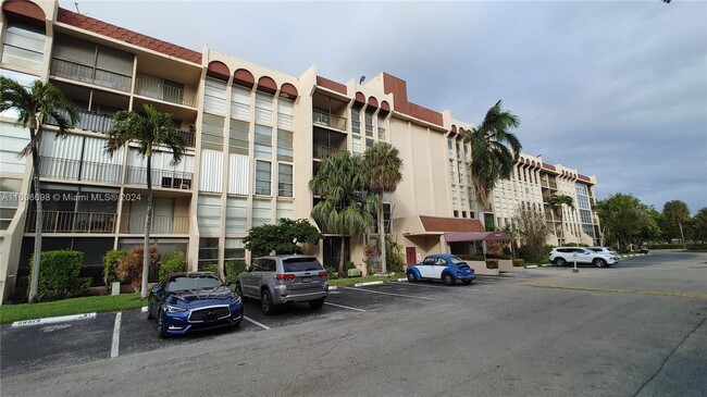 Photo - 2101 Atlantic Shores Blvd Unidad 415 Rental