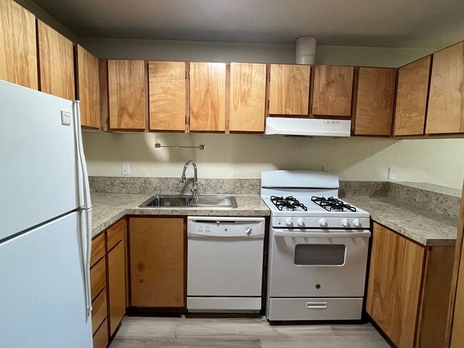 Photo - (PKW 8) Remodeled  2 Bedroom/1Bath Unit 08
