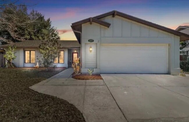 Building Photo - 15717 Pennington Rd