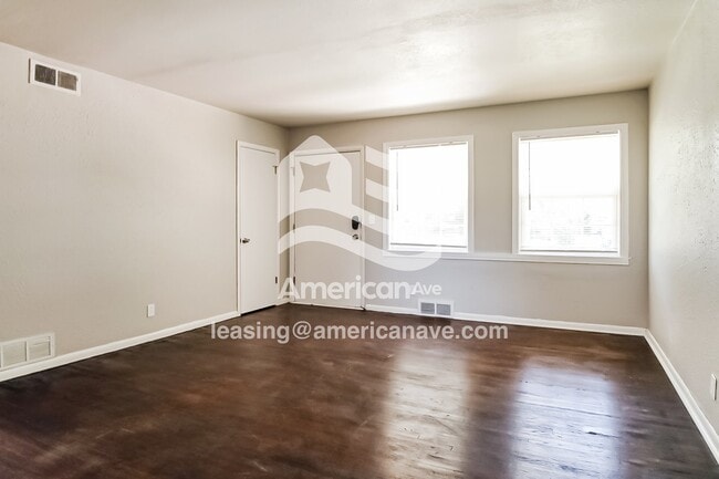 Photo - 4633 N St Louis Ave