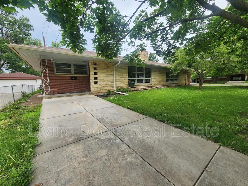 Photo - 3868 Steele Ave