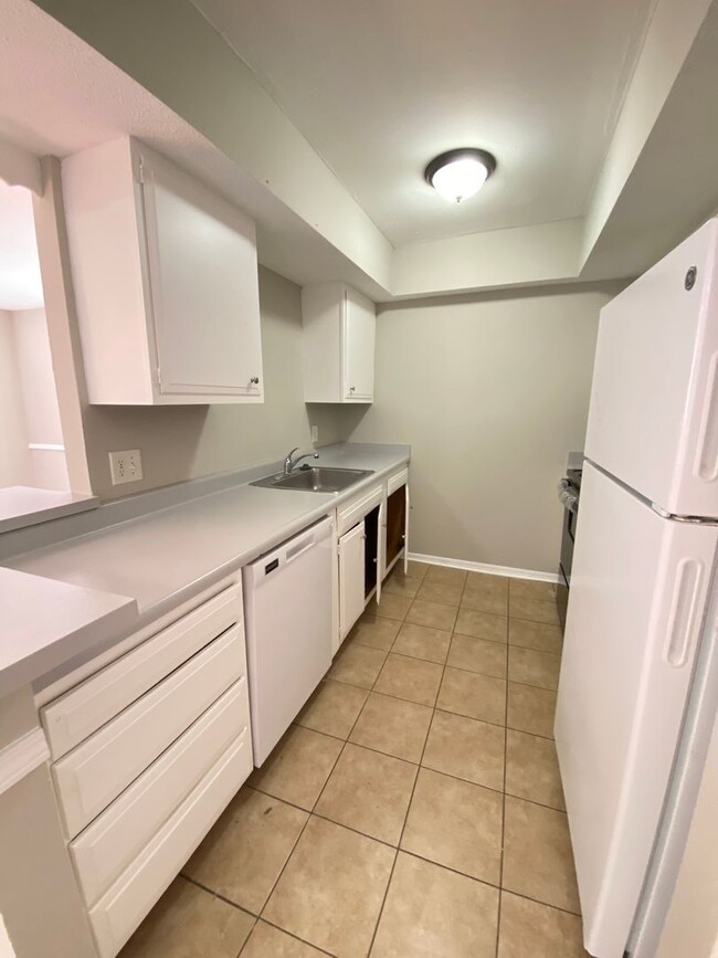 Photo - Spacious 1 BED 1 BATH Unit 3796