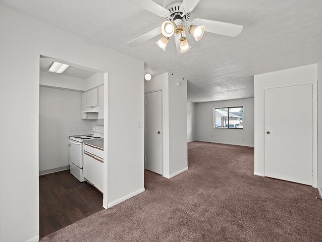 Ceiling Fan - Central Square Apartments