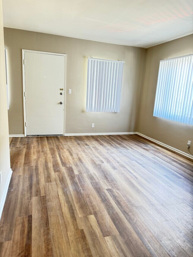 Photo - 6112 Vineland Ave Unit 4