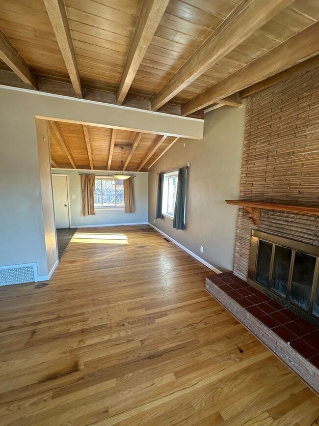 Photo - 3 BEDROOM 1.5 BATHROOM SINGLE FAMILY HOME