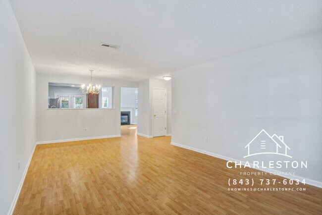 Photo - 230 Darcy Ave