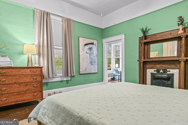 Photo - 693 Boulevard